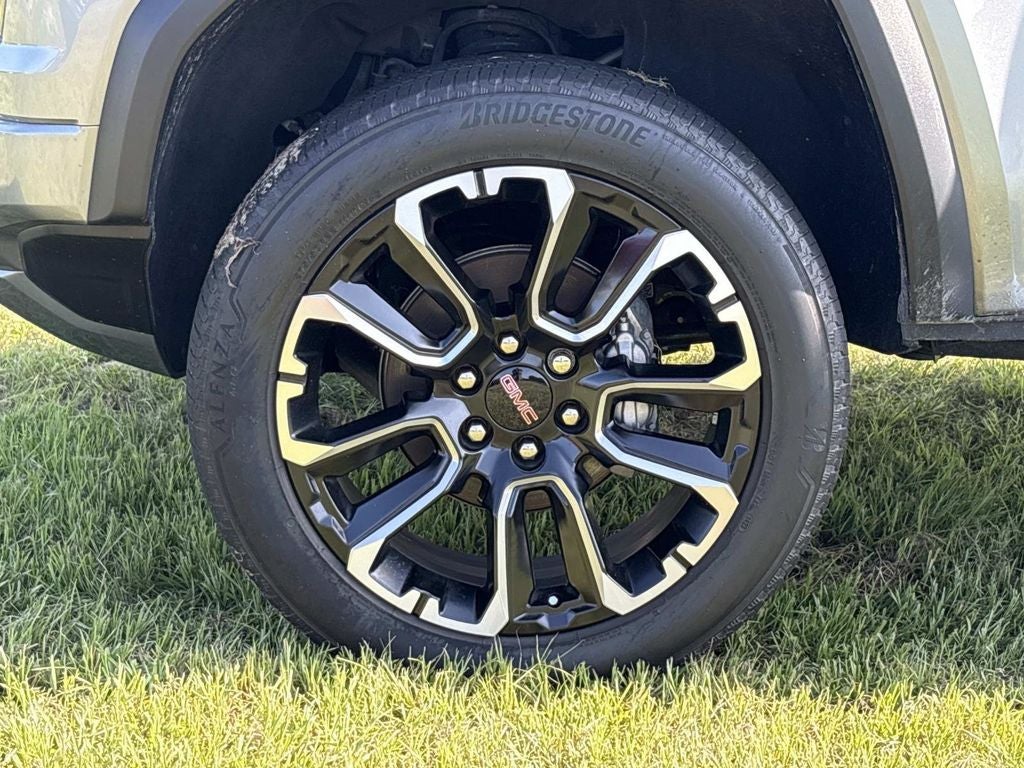 2024 GMC Canyon Denali
