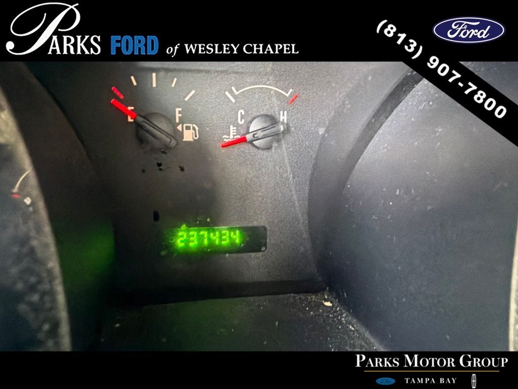 2005 Ford Mustang Deluxe