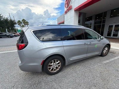 2020 Chrysler Pacifica Touring L