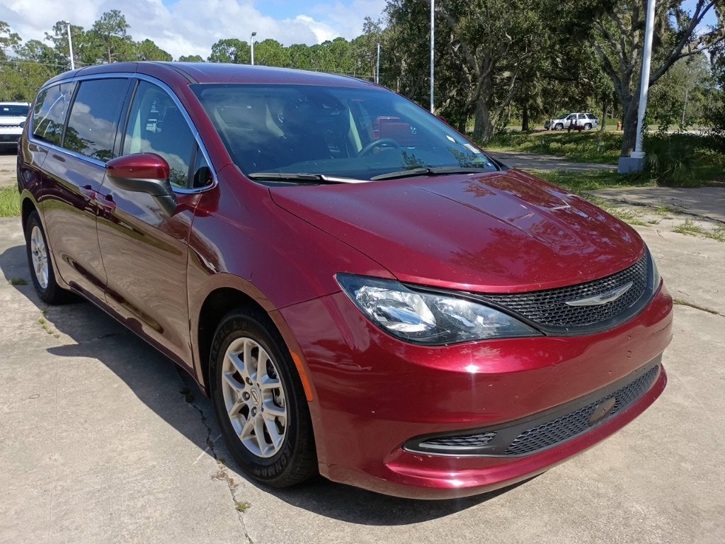 2023 Chrysler Voyager LX