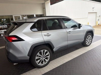 2022 Toyota RAV4 XLE Premium