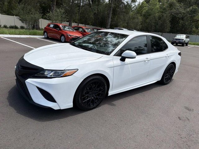 2018 Toyota Camry SE