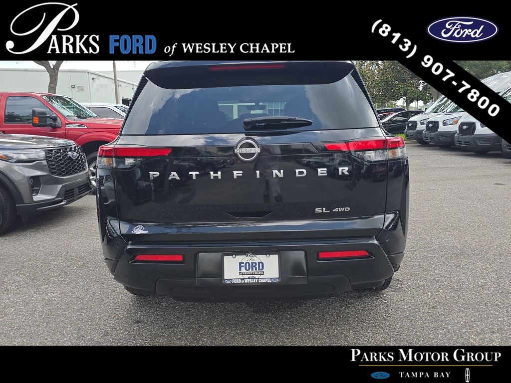 2023 Nissan Pathfinder SL