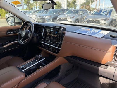 2024 Nissan Pathfinder Platinum
