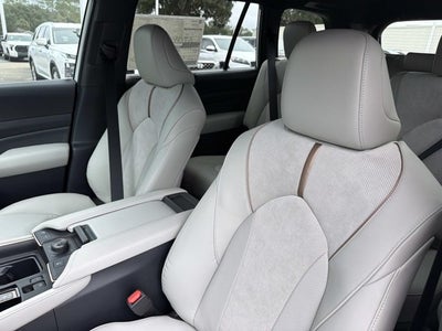 2026 Toyota Grand Highlander Hybrid Base