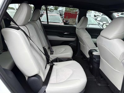 2026 Toyota Grand Highlander Hybrid Base