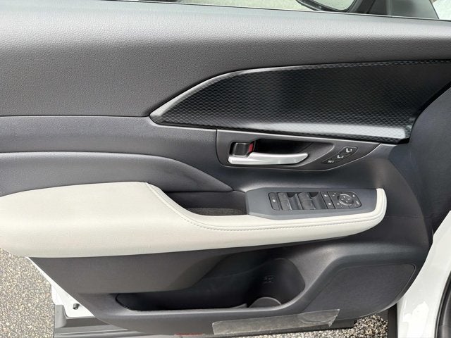 2026 Toyota Grand Highlander Hybrid Base