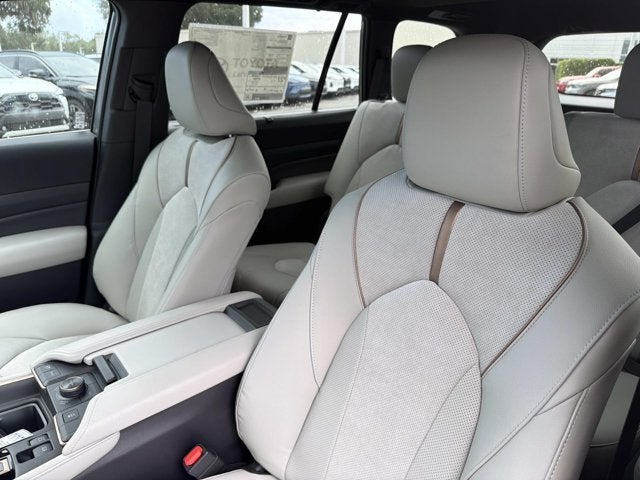 2026 Toyota Grand Highlander Hybrid MAX Platinum