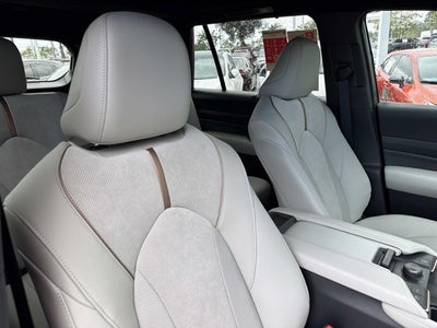 2026 Toyota Grand Highlander Hybrid MAX Platinum