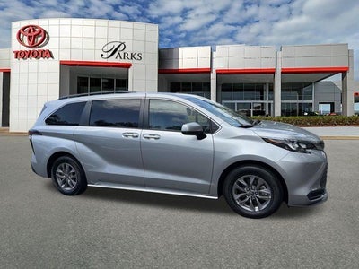 2024 Toyota Sienna LE 8 Passenger