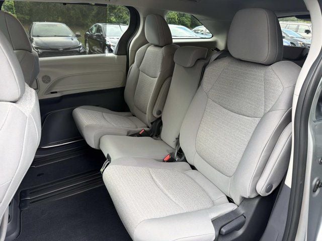 2024 Toyota Sienna LE 8 Passenger