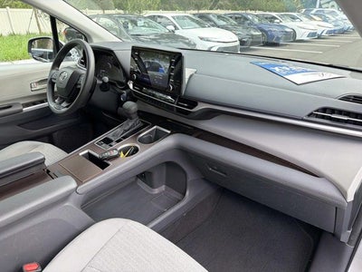 2024 Toyota Sienna LE 8 Passenger