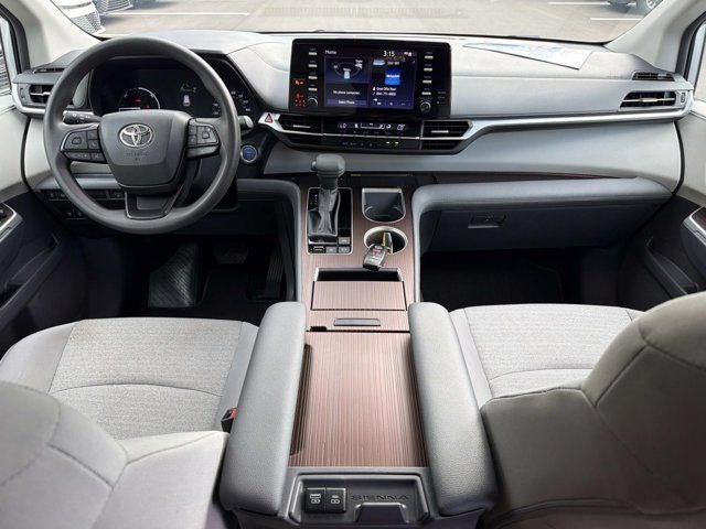 2024 Toyota Sienna LE 8 Passenger