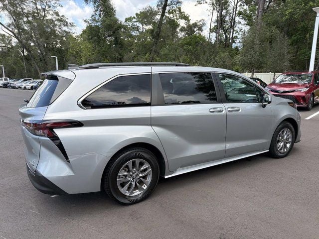 2024 Toyota Sienna LE 8 Passenger