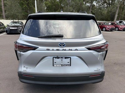 2024 Toyota Sienna LE 8 Passenger
