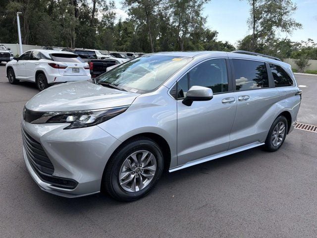 2024 Toyota Sienna LE 8 Passenger