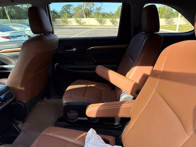 2017 Toyota Highlander Limited Platinum