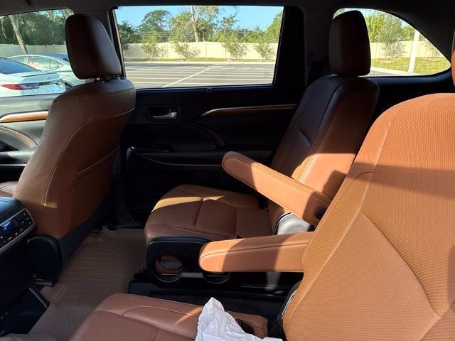 2017 Toyota Highlander Limited Platinum