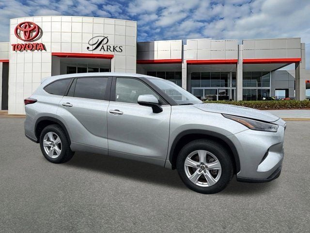 2025 Toyota Highlander LE