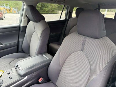 2025 Toyota Highlander LE