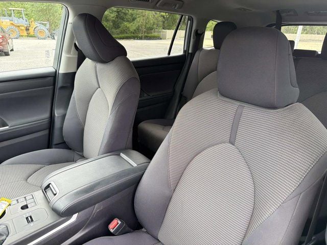 2025 Toyota Highlander LE