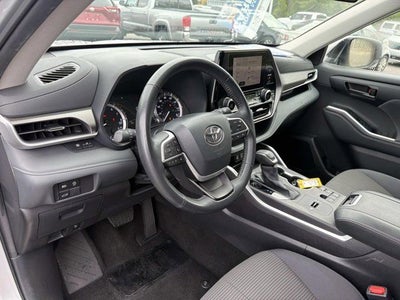 2025 Toyota Highlander LE