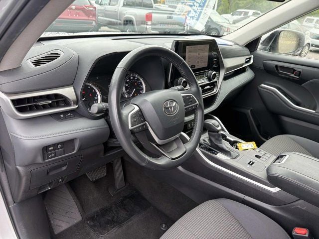 2025 Toyota Highlander LE