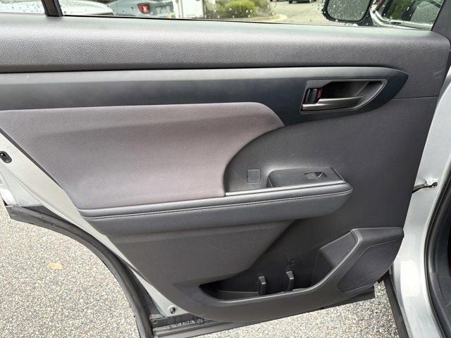 2025 Toyota Highlander LE