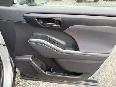 2025 Toyota Highlander LE