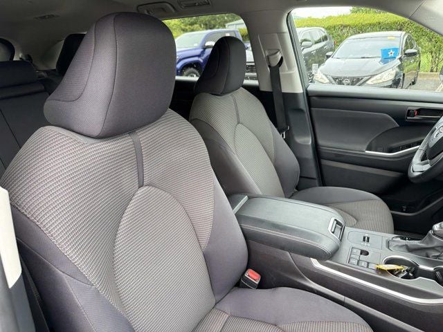 2025 Toyota Highlander LE
