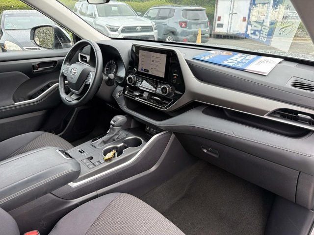 2025 Toyota Highlander LE