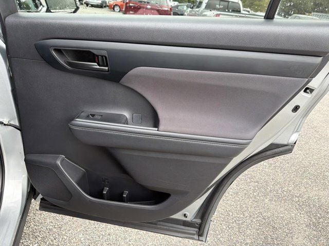 2025 Toyota Highlander LE