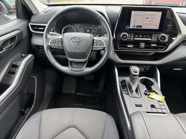 2025 Toyota Highlander LE