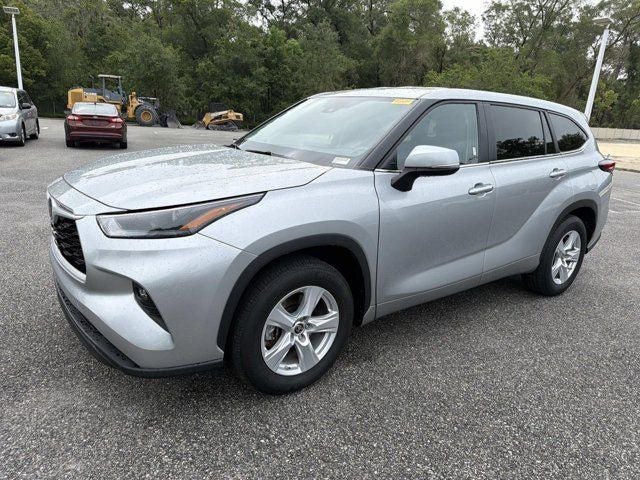 2025 Toyota Highlander LE