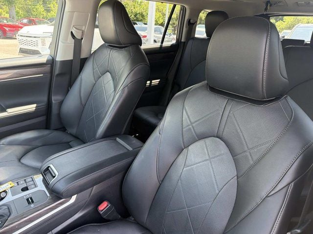 2024 Toyota Highlander Platinum