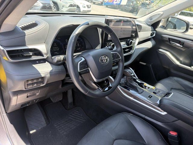 2024 Toyota Highlander Platinum