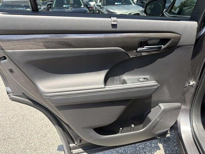 2024 Toyota Highlander Platinum