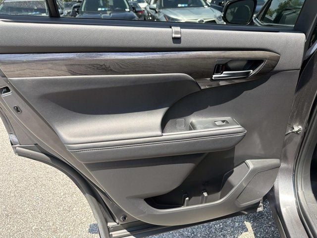 2024 Toyota Highlander Platinum
