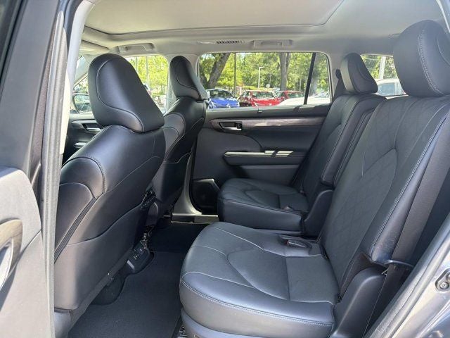 2024 Toyota Highlander Platinum