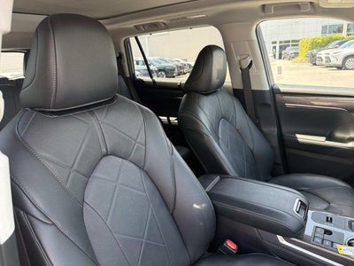 2024 Toyota Highlander Platinum