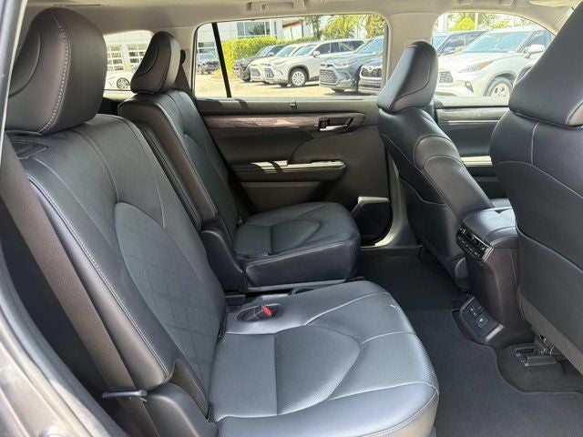 2024 Toyota Highlander Platinum