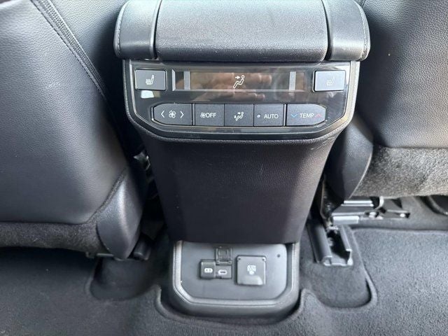 2024 Toyota Highlander Platinum
