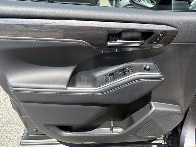 2024 Toyota Highlander Platinum