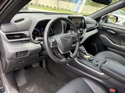 2025 Toyota Highlander XSE