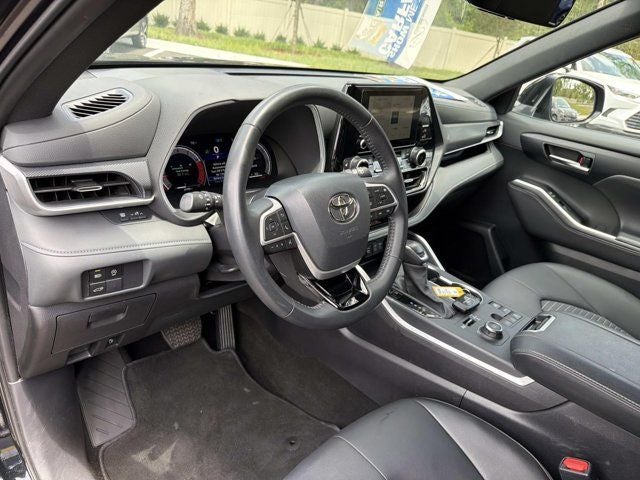 2025 Toyota Highlander XSE