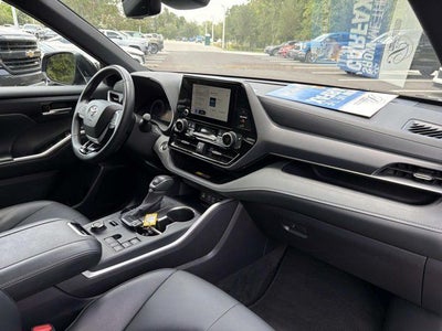 2025 Toyota Highlander XSE
