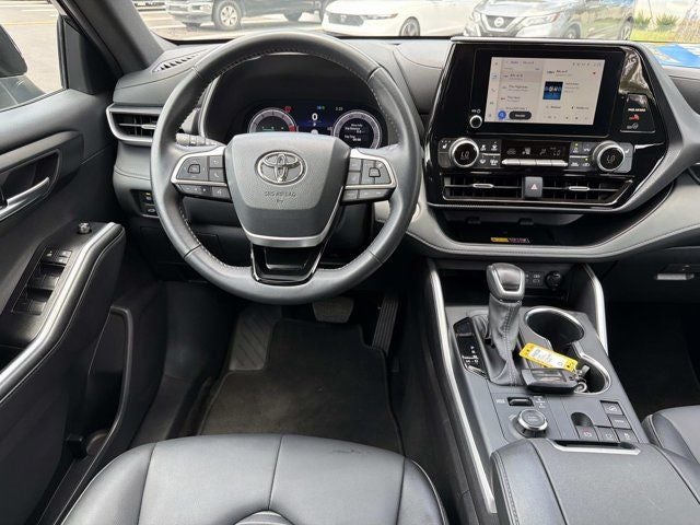 2025 Toyota Highlander XSE