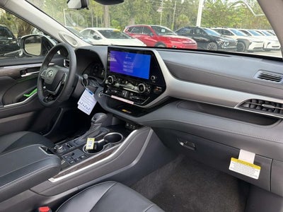 2026 Toyota Highlander Platinum
