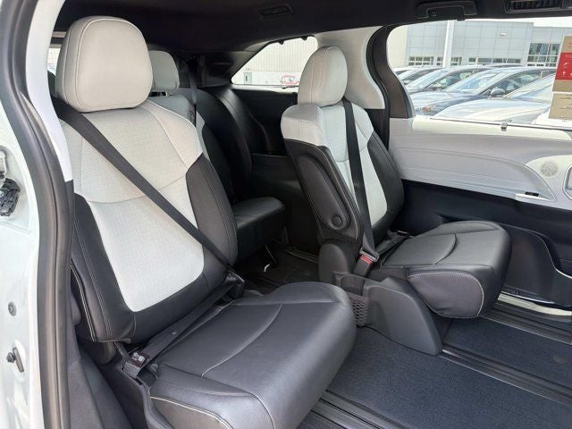 2026 Toyota Sienna XSE 7 Passenger