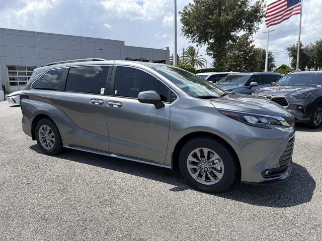 2026 Toyota Sienna XLE 8 Passenger